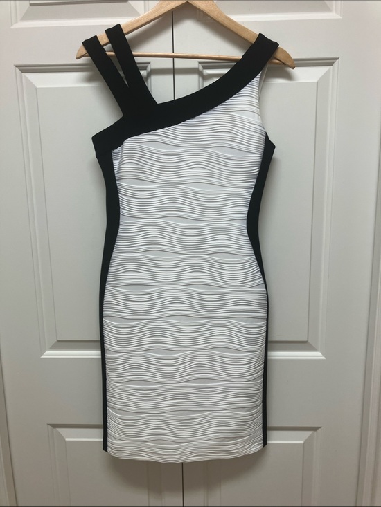 Joseph Ribkoff Dresses & Skirts - Joseph Ribkoff Black & White asymmetrical Textured Sheath Dress with stretch, 6